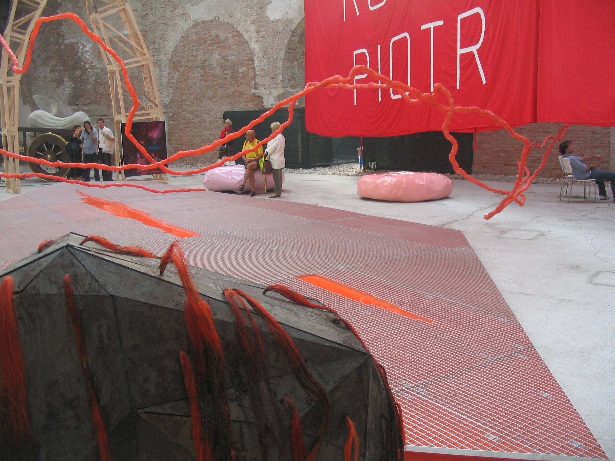 The Hamsterwheel-installation-view-Arsenale di Venezia-venice-2007 05